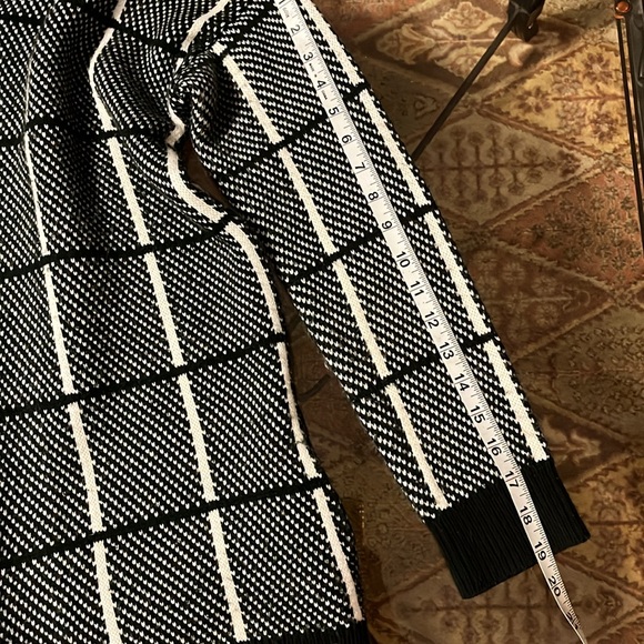 Black and White Shawl Collar Open Front Cardigan with Pockets size small - Picture 10 of 10